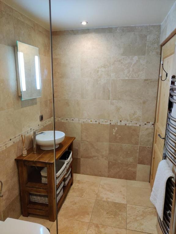 Spacious Ski Chalet In Traditional French Village, Sleeps 8, Four Star With Fibre Broadband Abondance Esterno foto