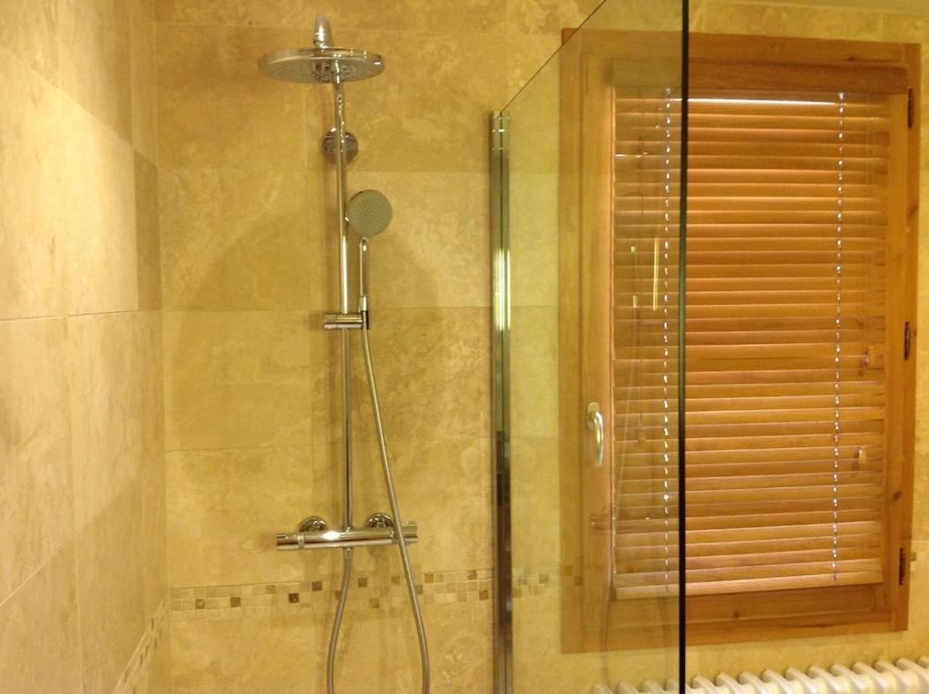 Spacious Ski Chalet In Traditional French Village, Sleeps 8, Four Star With Fibre Broadband Abondance Esterno foto