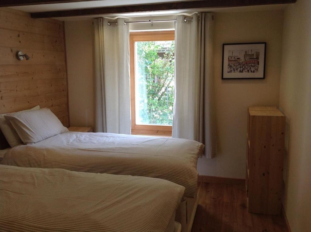 Spacious Ski Chalet In Traditional French Village, Sleeps 8, Four Star With Fibre Broadband Abondance Esterno foto