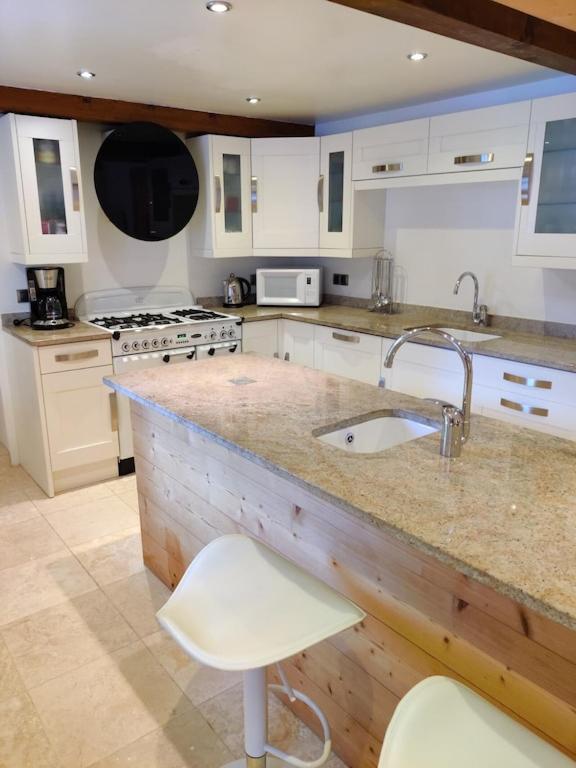 Spacious Ski Chalet In Traditional French Village, Sleeps 8, Four Star With Fibre Broadband Abondance Esterno foto