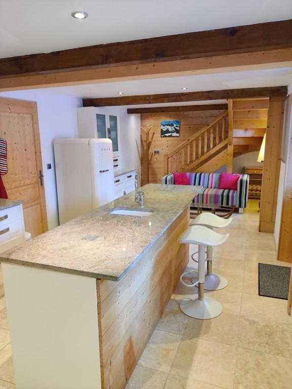 Spacious Ski Chalet In Traditional French Village, Sleeps 8, Four Star With Fibre Broadband Abondance Esterno foto